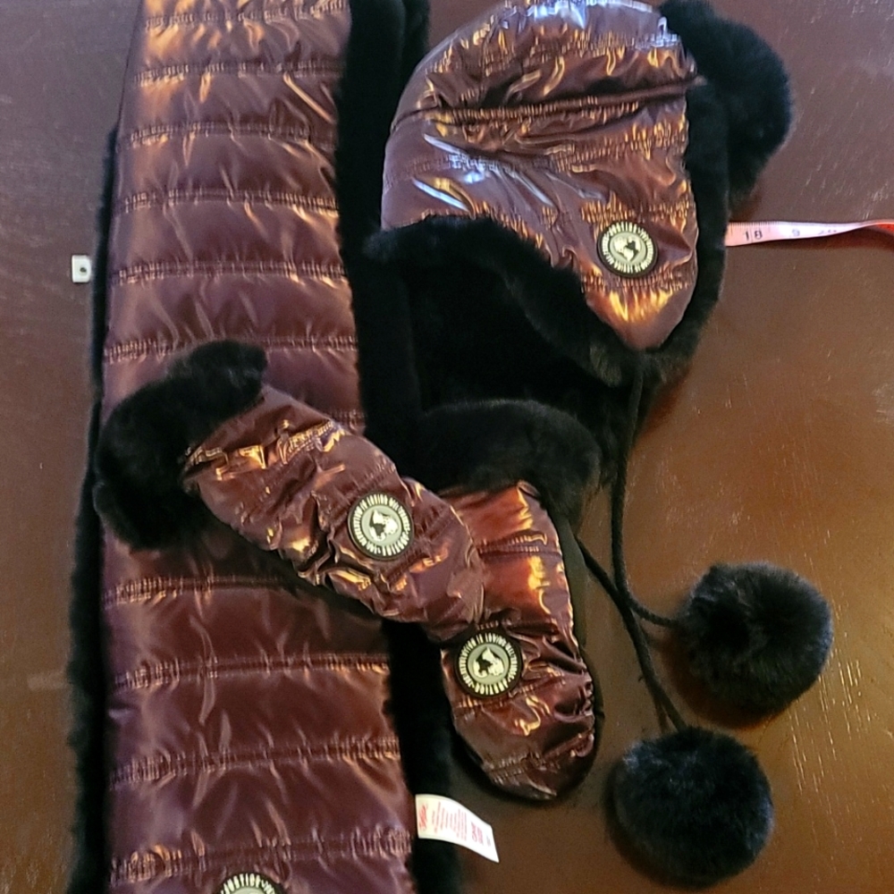 Matching Hat, Scarf and Gloves set